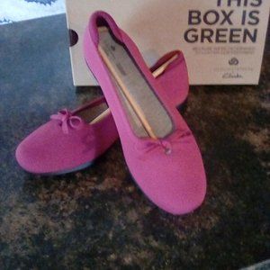 Clarks cloud stopper slip on flats size 11W